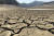 전남 순천시 상사면에 있는 주암댐이 20일 오후 말라붙어 갈라진 바닥을 드러내고 있다.   [연합뉴스]