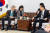 권영세 통일부 장관(오른쪽)이 7일 방한중인 성 김 미 국무부 대북 특별대표를 만나 한반도 현안을 논의하고 있다. [사진 연합뉴스]