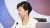2015년 6 25일 당시 박근혜 대통령이 국무회의에서 국회법 개정안에 대한 거부권 행사와 관련된 모두발언을 마친 뒤 잠시 생각에 잠겨 있다. 청와대사진기자단