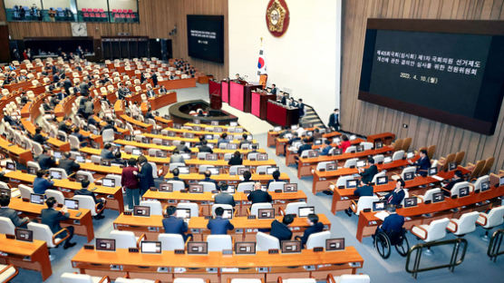 국회 전원위, 비례대표 충돌…"특정세력 유지용" "지역구 줄여야"