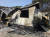 11일 발생한 강릉 화재로 저동의 한 주택이 불에 타 무너져 내렸다. 벽도, 지붕도 종잇장처럼 구겨졌고 집 안의 물건들도 모두 잿더미가 됐다. 이찬규 기자