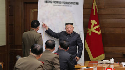 [사진] 김정은, 수도권 가리키며 핵 위협