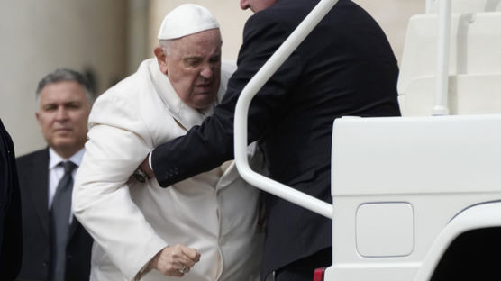 프란치스코 교황, 의식 잃은 채 병원 도착…현재는 무사 퇴원