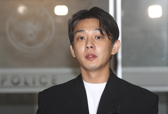 유아인 측 "클럽서 마약? 가짜뉴스 법적대응...졸피뎀 수면목적"