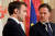 에마뉘엘 마크롱(왼쪽) 프랑스 대통령이 12일(현지시간) 네덜란드 암스테르담에서 마르크 뤼터 네덜란드 총리와 공동 기자회견을 하고 있다. 로이터=연합뉴스