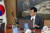 이창용 한국은행 총재가 11일 서울 중구 한국은행에서 열린 금융통화위원회에서 의사봉을 두드리고 있다. [연합뉴스]