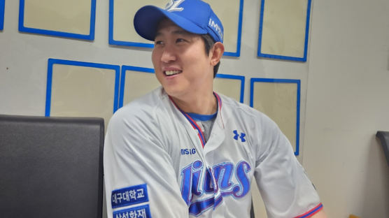 홈런 1위로 역대급 시즌 출발한 김동엽 "내 자신도 의아해"