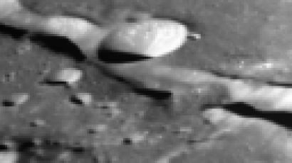 [사진] ‘다누리’가 찍은 달의 뒷모습