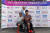 2023 서울국제어휠체어테니스 남자복식 우승을 차지한 스테판 우데(왼쪽)와 미키 타쿠야(우)조. 주원홍 대한장애인테니스협회장.