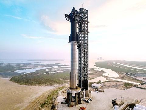 [속보] 스페이스X, '스타십' 첫 궤도비행 연기…로켓 1단계 부스터 문제