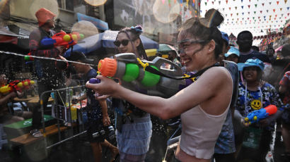 물총 축제인데 232명이 죽었다...태국 송끄란 위험한 진짜 이유