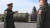 세르게이 쇼이구(왼쪽) 러시아 국방장관이 19일(현지시간) 러시아 서부 칼루가 지역의 전략미사일부대(SVN)을 방문해 신형 대륙간탄도미사일(ICBM) '야르스' 운용을 점검했다. 사진 러시아 국방부