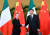 지난해 11월 인도네시아 발리에서 열린 G20 정상회의에서 조르자 멜로니(왼쪽) 이탈리아 총리와 시진핑 중국 국가주석이 만나 악수를 나누고 있다. 신화=연합뉴스