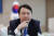 윤석열 대통령이 지난 18일 서울 용산 대통령 집무실에서 로이터 통신과 인터뷰하는 모습. 대통령실.