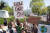 지난해 4월 22일 지구의 날을 맞아 미국 워싱턴 DC에서 열린 집회에서 활동가들이 행진하고 있다. EPA=연합뉴스