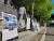 미국 아빠 시치 잔 빈센트(53)씨가 지난 19일 오전 경기남부경찰청 앞에서 아이들을 되돌려달라며 무동력 러닝머신을 걷고 있다. 손성배 기자
