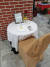 주한미군 기지 식당에 설치돼있는 '실종자 테이블'. 독자 제공