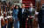 미국을 국빈방문한 윤석열 대통령과 김건희 여사가 24일 오후(현지시각) 미국워싱턴DC인근 앤드루스 공군기지에 도착해 의장대 앞을 지나가고 있다. 강정현 기자 