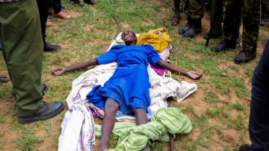 73명이 굶어 죽었다…케냐 발칵 뒤집은 목사의 기이한 행각