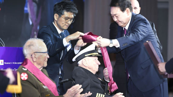 미군 '별' 28개 앞에 선 尹 "한국전 용사 없인 대한민국 없었다"