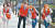 지난해 4월 김준 SK이노베이션 부회장(왼쪽 둘째)과 신입사원들이 서울 종로구 일대에서 산해진미 활동을 펼치는 모습. [사진 SK이노베이션]