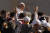 26일(현지시간) 바티칸 성베드로광장에서 수요 일반 알현을 하는 프란치스코 교황. 교황은 이날 전세계 주교 회의 기구에서 사상 처음으로 여성에게 투표할 수 있는 권리를 부여했다. [AP=연합뉴스]