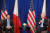 지난해 9월 22일 조 바이든 미국 대통령(오른쪽)이 미국 뉴욕에서 열린 유엔총회를 계기로 페르디난드 마르코스 주니어 필리핀 대통령과 회담하고 있다. AFP=연합뉴스 