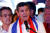 지난달 30일(현지시간) 파라과이 아순시온에서 여당 콜로라도당의 산티아고 페냐(가운데) 대통령 후보가 연설하고 있다. 로이터=연합뉴스