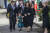 저신다 아던 전 총리와 약혼자 클라크 게이포드, 두 사람의 딸 네브가 함께 있는 모습. AP=연합뉴스 