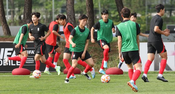 U-20(20세 이하) 축구대표팀이 24일 오후 경기도 파주 축구국가대표트레이닝센터(NFC)에서 2023 국제축구연맹(FIFA) 아르헨티나 U-20 월드컵을 앞두고 훈련을 하고 있다. 연합뉴스