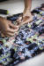 드레스에 스팽글을 한 땀 한 땀 붙이고 있는 모습. 사진 루이비통(Photo by Momodu Mansaray/Getty Images)