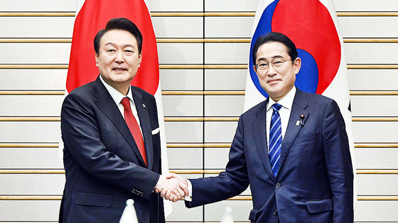 윤석열(왼쪽) 대통령과 기시다 후미오 일본 총리. 연합뉴스