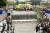 2005년 6월 1일 청계천이 시작되는 태평로 청계광장에서 이명박 시장과 시민 등이 참석한 가운데 시험 통수식을 열고 한강 등에서 끌어온 물 3만t을 청계천에 흘려보내는 모습. 중앙포토
