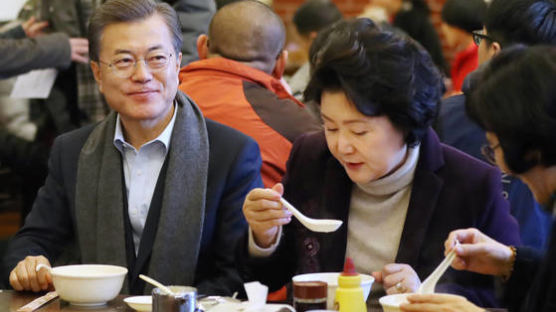 尹 '文 혼밥' 들추자…박수현 "13억 중국인 설레게 한 기획"