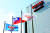대만 신추시 TSMC 본사 앞에 걸린 대만 국기가 이 회사 사기와 함께 펄럭이고 있다. 로이터=연합뉴스