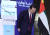지난 1월 아랍에미리트(UAE)를 국빈 방문했던 윤석열 대통령이 아부다비 릭소스 마리나 호텔에서 열린 한-UAE 비즈니스 포럼에 참석해 기업인들에게 인사하고 있다. 연합뉴스