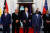 지난해 9월 백악관에서 남태평양 도서국 지도자들과 만난 바이든 대통령(가운데). 제임스 마라페 파푸아뉴기니 총리(맨 오른쪽)도 참석했다. 로이터=연합뉴스