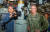 이수열 해군 잠수함사령관(소장·왼쪽)과 릭 시프 미 7잠수함전단장(준장)이 지난달 18일 괌 기지에서 작전 중인 미국의 전략핵잠수함(SSBN) 메인함에 승함해 기념촬영을 하고 있다. 미 국방부 국방영상정보배포서비스(DVIDS) 