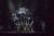 지난달 29일까지 서울 마곡 LG아트센터에서 공연한 박해수(가운데), 유인촌 주연 연극 '파우스트' 무대 이미지. 사진 LG아트센터, ㈜샘컴퍼니, ㈜ARTEC