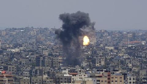 이스라엘 공습에 팔레스타인 무장단체 로켓 응사…19명 사망
