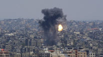 이스라엘 공습에 팔레스타인 무장단체 로켓 응사…19명 사망