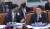 지난해 11월 7일 국회 상임위에 참석해 이태원 참사 등의 현안에 대해 논의한 한동훈(왼쪽) 법무부 장관과 김남국 더불어민주당 의원. 사진 국회 상임위 및 특별위 영상회의록시스템