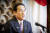 기시다 후미오 일본 총리가 11일 오후 일본 도쿄 총리 공저에서 홍석현 중앙홀딩스 회장과의 대담을 하고 있다. 전민규 기자