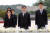 15일 광주 북구 국립 5·18 민주묘지에서 국민의힘 유승민 의원(가운데)이 김웅 의원(오른쪽), 진수희 전 보건복지부장관(왼쪽)과 함께 참배하고 있다. 연합뉴스