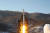 북한이 2012년 12월 '서해위성발사장'에서의 장거리 로켓 '은하 3호'를 발사하는 모습. 연합뉴스