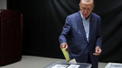 튀르키예 대선 개표 38%…에르도안 52.8%, 클르츠다로을루 41.2%