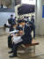 지난해 8월 아침 7시경, 세종정부청사로 가기 전 서울역 벤치에 앉아서 신문을 읽는 한덕수 국무총리의 모습. 사진 국무총리실