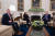 조 바이든 미국 대통령, 카멀라 해리스 부통령, 케빈 매카시 하원의장(오른쪽부터)이 16일(현지시간) 백악관에서 연방정부 부채한도 상향 문제를 논의하기 위해 만났다. [AFP=연합뉴스]