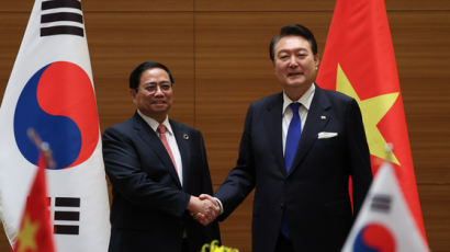 尹 “한-베트남 관계 눈부신 발전…국제무대서도 양국 협력기대”