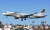 대여료가 시간당 최대 2000만 원에 달하는 것으로 알려진 브라질제 최고급 비즈니스 비행기 '엠브라에르 리니지 1000E'. 가디언 캡처